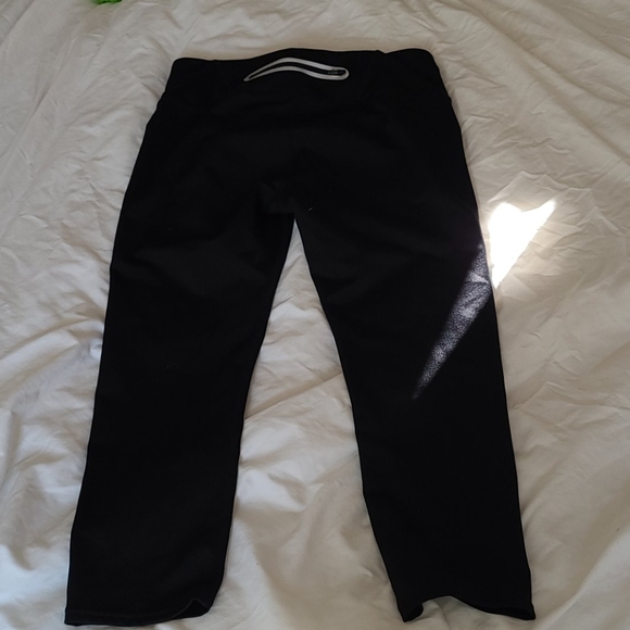 Athleta medium tall Capri NWOT - Picture 4 of 6